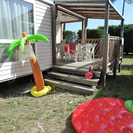 אתר קמפינג Camping Le Braou 3*